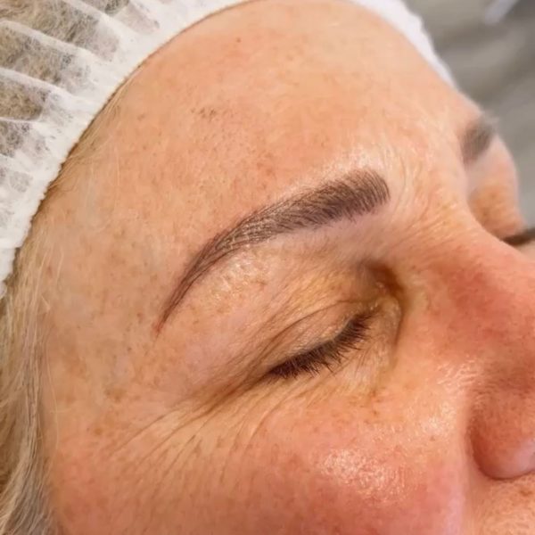 Microblading eyebrows second session