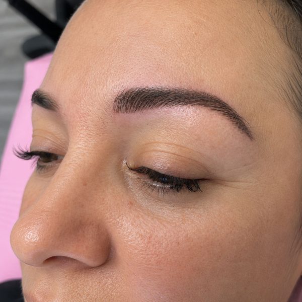 Microblading eyebrows - First session